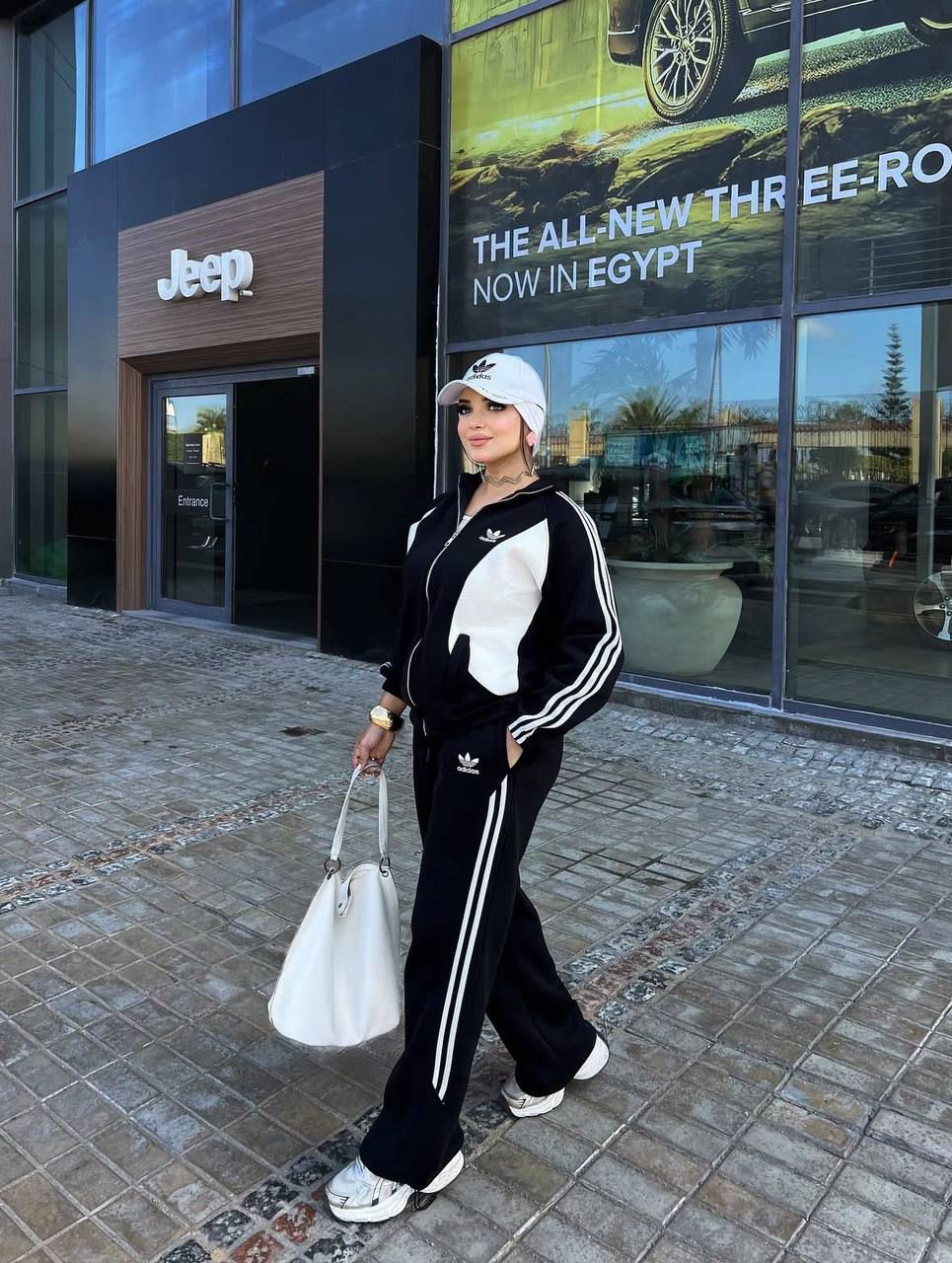 ترنج اديداس لونين (اسود في ابيض)